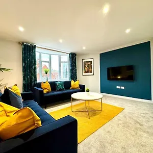 Apartment Massive 3 Bedroom - Ground Floor - Near The Beach!, Bournemouth